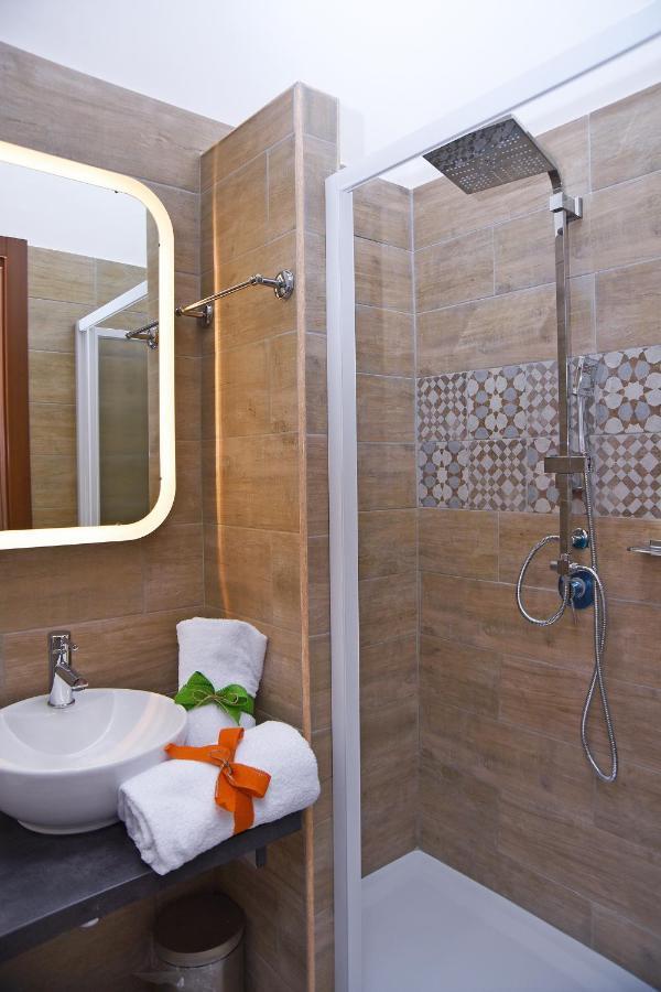 La Dimora Luca Giordano Bed & Breakfast Napoli Bagian luar foto