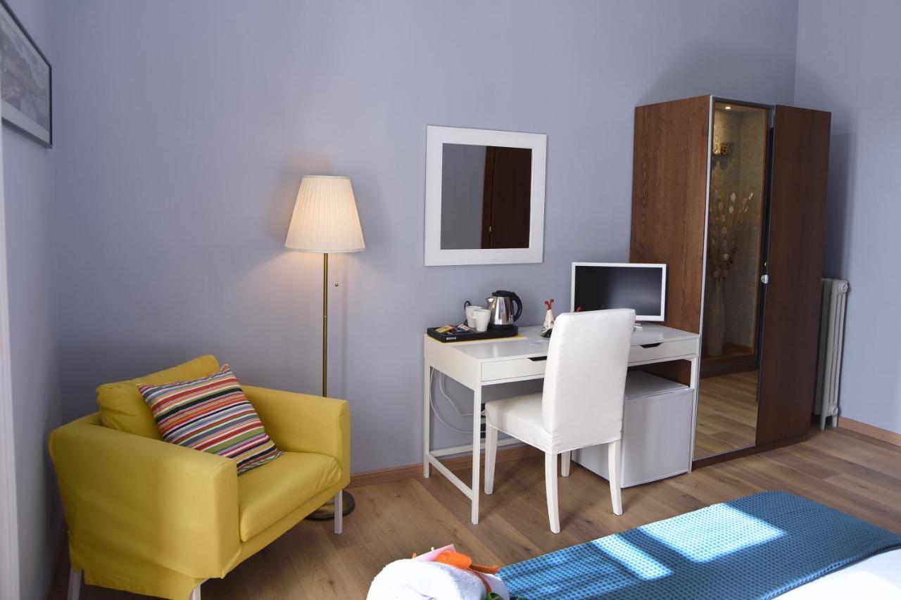 La Dimora Luca Giordano Bed & Breakfast Napoli Bagian luar foto